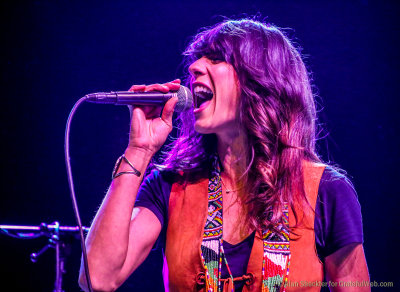 Nicki Bluhm