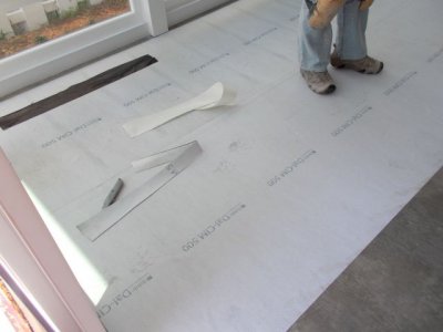 Membrane to keep tiles from cracking