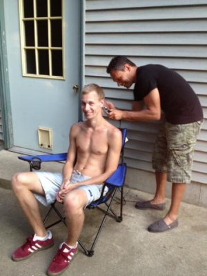 robin gives jake a haircut