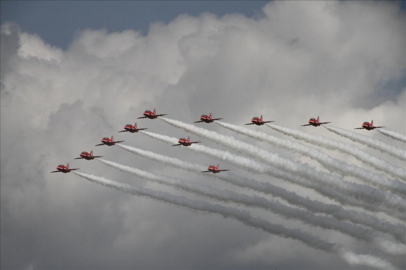 RAF Red Arrows -  arrival of the 11 planes at Volkel