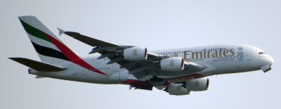 A380 - EMIRATES  reg: A6-EDV