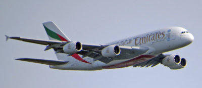 A380 - EMIRATES  reg: A6-EDV
