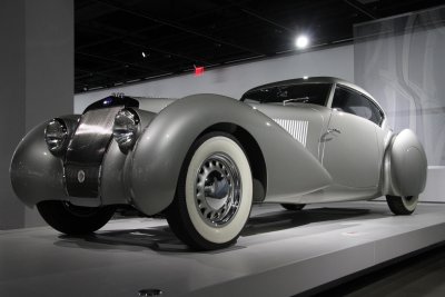  PETERSEN AUTOMOTIVE MUSEUM - LOS ANGELES