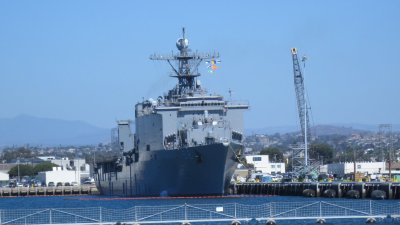 USS Pearl Harbor (LSD-52)