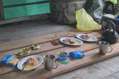 Breakfast at Betilonga - tuna and coconut crackers