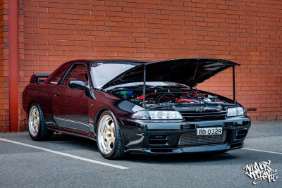 Black R32 Godzilla.jpg