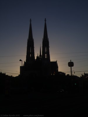 Votivkirche in silhouette