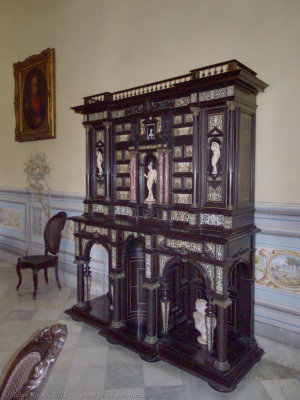 Marie Antoinette Cabinet