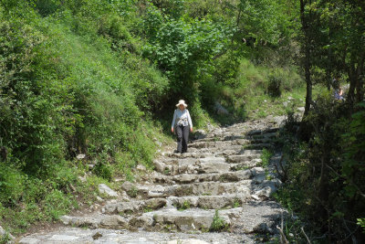 Steps down Sentiero degli Dei