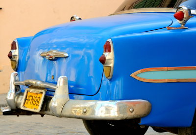 voiture bleue.jpg