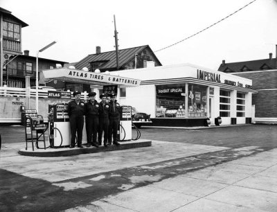 Sullivan Esso et employés.jpg