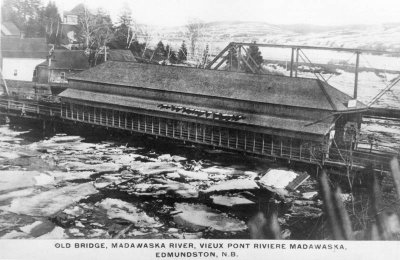 Pont Rue Queen Canada 1847 - 1917.jpg