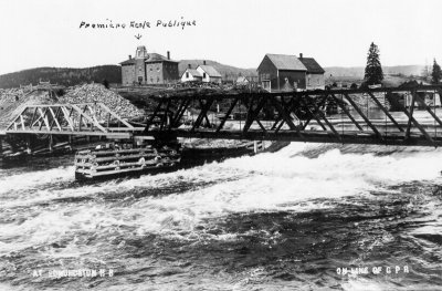 Pont Murchie ecole publique 1010.jpg