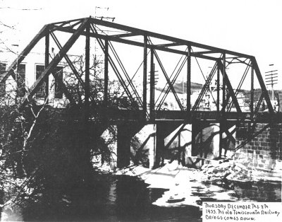Pont de train Témiscouata 1955 démolition.jpg