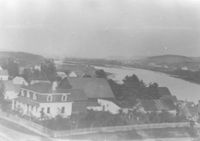 maison dr. FX bernier coin de Léglise et Laporte 1900.jpg