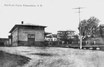 Gare témiscouata Edstn.jpg