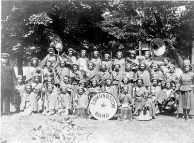 Fanfare filles 1938.jpg