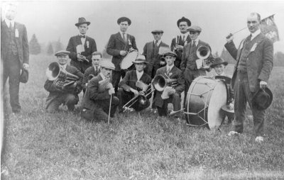 fanfare 1919.jpg