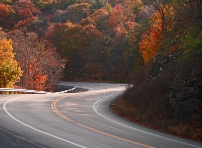 A mountain road in Autumn