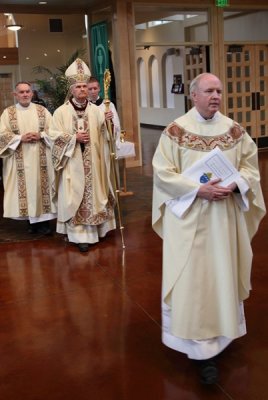 FrBrosamer_Ordination_OLG_-7Jun2013_0015 [402x600].JPG
