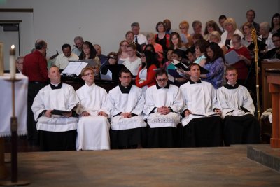 FrBrosamer_Ordination_OLG_-7Jun2013_0029 [800x533].JPG