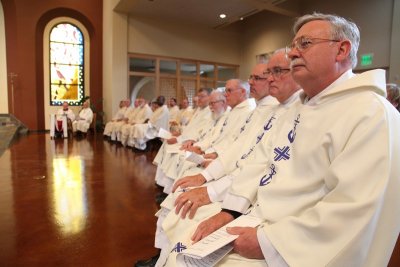 FrBrosamer_Ordination_OLG_-7Jun2013_0050 [800x533].JPG