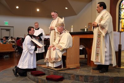 FrBrosamer_Ordination_OLG_-7Jun2013_0056 [800x533].JPG