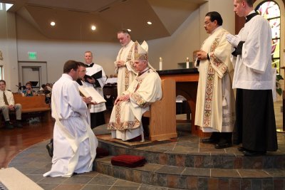 FrBrosamer_Ordination_OLG_-7Jun2013_0057 [800x533].JPG