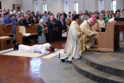 FrBrosamer_Ordination_OLG_-7Jun2013_0065 [800x533].JPG