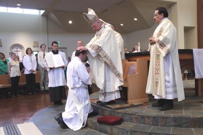 FrBrosamer_Ordination_OLG_-7Jun2013_0072b [800x533].JPG
