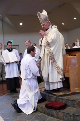 FrBrosamer_Ordination_OLG_-7Jun2013_0074 [400x600].JPG