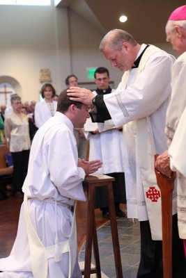 FrBrosamer_Ordination_OLG_-7Jun2013_0081 [400x600].JPG