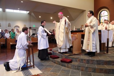 FrBrosamer_Ordination_OLG_-7Jun2013_0083 [800x533].JPG