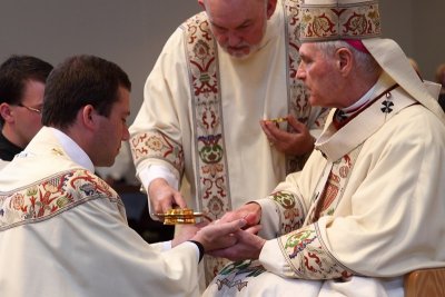 FrBrosamer_Ordination_OLG_-7Jun2013_0090 [800x533].JPG