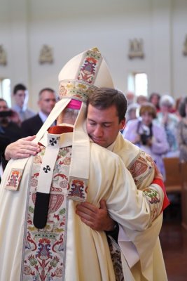 FrBrosamer_Ordination_OLG_-7Jun2013_0094 [400x600].JPG