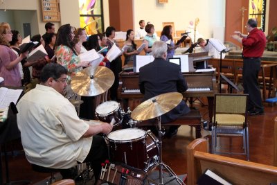 FrBrosamer_Ordination_OLG_-7Jun2013_0103 [800x533].JPG
