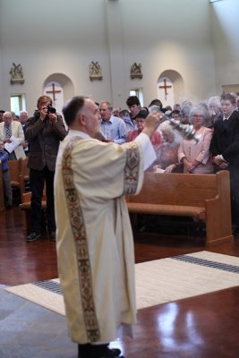 FrBrosamer_Ordination_OLG_-7Jun2013_0106 [400x600].JPG