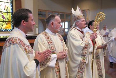 FrBrosamer_Ordination_OLG_-7Jun2013_0160 [800x533].JPG