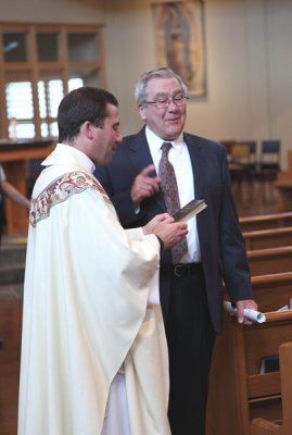FrBrosamer_Ordination_OLG_-7Jun2013_0172 [404x600].JPG