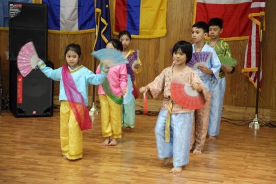 OLG_MulticulturalDinner_02Nov2013_0099 [800x533].JPG