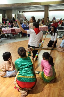 OLG_MulticulturalDinner_02Nov2013_0136 [400x600].JPG