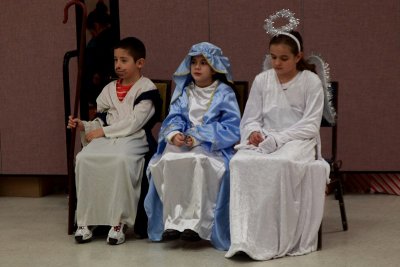 OLG_Christmas_PosadaIV_19Dec2013_0194 [800x533].JPG