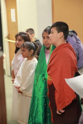OLG_Christmas_PosadaVII_23Dec2013_0333 [400x600].JPG