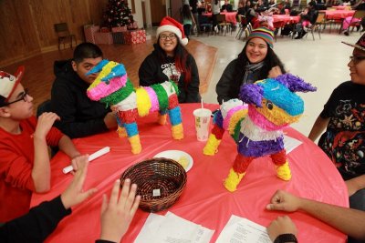 OLG_Christmas_PosadaV_20Dec2013_0239 [800x533].JPG