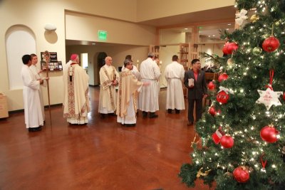 OLG_Midnight_Christmas_Mass_25Dec2013_0003 [800x533].JPG