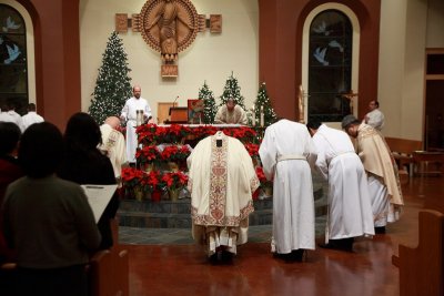 OLG_Midnight_Christmas_Mass_25Dec2013_0011 [800x533].JPG