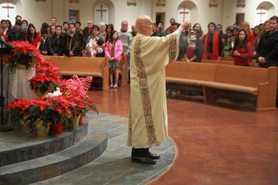 OLG_Midnight_Christmas_Mass_25Dec2013_0060 [800x533].JPG