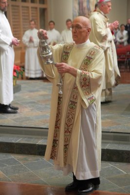 OLG_Midnight_Christmas_Mass_25Dec2013_0062 [400x600].JPG