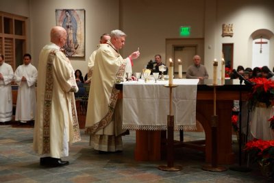 OLG_Midnight_Christmas_Mass_25Dec2013_0081 [800x533].JPG