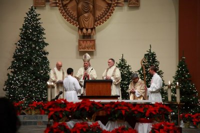 OLG_Midnight_Christmas_Mass_25Dec2013_0091 [800x533].JPG